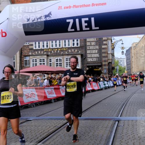 13.09.2026 - 21. swb-Marathon Bremen Tim E. http://msf.ph/oto/10315067 13.09.2026 10:55:40 Ziel 10256, 10725, 11014, 11414, 11466, 11631, 11910, 11941, 11977, 12201, 12218, 12258, 12348, 12549 meine-sportfotos.de