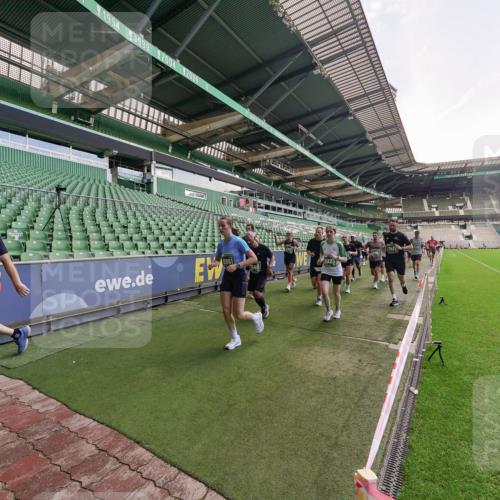 13.09.2026 - 21. swb-Marathon Bremen Michael Burmester http://msf.ph/oto/10315077 13.09.2026 13:11:09 Laufen im Stadion 164, 265, 373, 448, 581, 703, 843, 869, 984, 1113, 1180, 1435, 1738, 1849, 1851, 1855, 1867, 1894, 1936, 1952, 1967, 2202, 2232, 2248, 2268, 2281, 2284, 2299, 2330, 2333, 2339, 2342, 2353, 2375, 2426, 2432, 2443, 2530, 2531, 2553, 2573, 2589, 2654, 2659, 2669, 2682, 2714, 2717, 2784, 2785, 2804, 2819, 2822, 2836, 2907, 2920, 2932, 2976, 3026, 3027, 3063, 3079, 3082, 3086, 3089, 3122, 3159, 3174, 3207, 3208, 3291, 3328, 3349, 3352, 3370, 3409, 3410, 3442, 3470, 800 meine-sportfotos.de