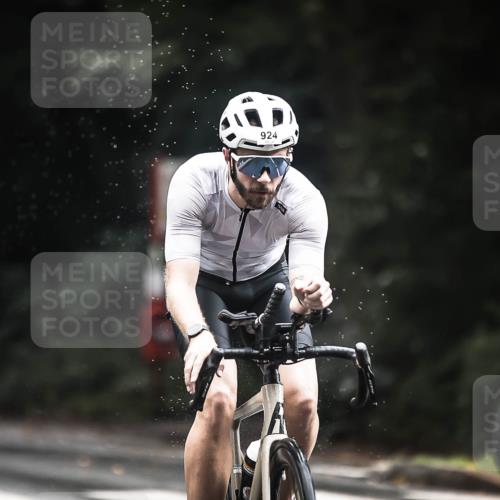 13.09.2026 - Stadtparktriathlon H.Heesch http://msf.ph/oto/10315084 13.09.2026 11:50:25 Radfahren 908, 924 meine-sportfotos.de