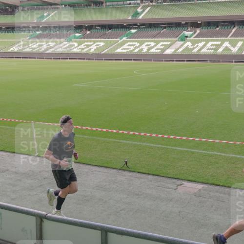 13.09.2026 - 21. swb-Marathon Bremen Michael Burmester http://msf.ph/oto/10315091 13.09.2026 12:49:31 Laufen im Stadion 382, 469, 524, 572, 663, 670, 779, 826, 889, 899, 1349, 1513, 1517, 1605, 1723, 1748, 1872, 1925, 2052, 2287, 2288, 2291, 2347, 2360, 2605, 2750, 2844, 2909, 3043, 3110, 3127, 3197, 3276, 3330, 3625, 3647, 3910, 3973, 4033, 4082, 4247, 4384, 4712, 4732, 4743, 4852, 4898, 4990, 5111, 5377, 5383, 5424, 5517, 5570, 5585, 5594, 5636, 5648, 6058, 6267, 6652, 6692, 6842, 6906, 6951, 7064, 7109, 7115, 7121, 7399, 7636, 7876, 8706, 8877, 8973, 8981, 9035, 9429, 13091 meine-sportfotos.de