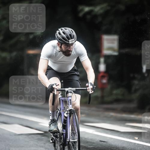 13.09.2026 - Stadtparktriathlon H.Heesch http://msf.ph/oto/10315101 13.09.2026 12:57:46 Radfahren 1135, 1306, 1374, 1409 meine-sportfotos.de