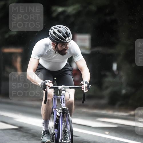 13.09.2026 - Stadtparktriathlon H.Heesch http://msf.ph/oto/10315107 13.09.2026 12:57:46 Radfahren 1135, 1306, 1374, 1409 meine-sportfotos.de
