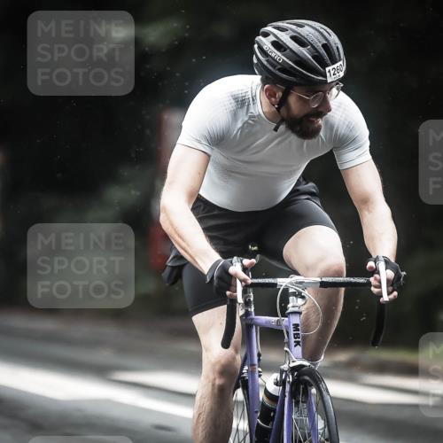 13.09.2026 - Stadtparktriathlon H.Heesch http://msf.ph/oto/10315116 13.09.2026 12:57:46 Radfahren 1135, 1306, 1374, 1409 meine-sportfotos.de