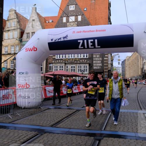 13.09.2026 - 21. swb-Marathon Bremen Tim E. http://msf.ph/oto/10315117 13.09.2026 10:55:45 Ziel 10203, 10256, 10297, 10725, 10788, 10881, 11414, 11466, 11557, 11748, 11862, 11941, 11975, 11977, 12030, 12150, 12218, 12258, 12348 meine-sportfotos.de