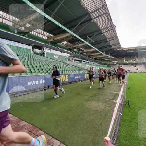 13.09.2026 - 21. swb-Marathon Bremen Michael Burmester http://msf.ph/oto/10315135 13.09.2026 13:11:14 Laufen im Stadion 265, 373, 581, 703, 843, 869, 984, 1113, 1180, 1435, 1738, 1849, 1851, 1855, 1867, 1894, 1936, 1952, 1967, 2202, 2248, 2268, 2281, 2284, 2299, 2330, 2333, 2339, 2342, 2353, 2375, 2426, 2432, 2443, 2530, 2531, 2553, 2589, 2654, 2659, 2669, 2673, 2682, 2714, 2717, 2784, 2785, 2804, 2819, 2822, 2836, 2850, 2907, 2920, 2932, 2976, 3026, 3027, 3063, 3079, 3082, 3086, 3089, 3122, 3159, 3174, 3207, 3208, 3291, 3328, 3349, 3352, 3370, 3409, 3410, 3442, 3470, 800 meine-sportfotos.de