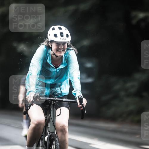 13.09.2026 - Stadtparktriathlon H.Heesch http://msf.ph/oto/10315146 13.09.2026 12:57:55 Radfahren 1128, 1162, 1276, 1377 meine-sportfotos.de