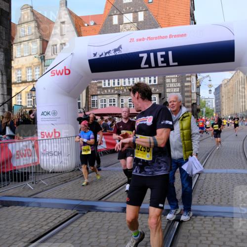 13.09.2026 - 21. swb-Marathon Bremen Tim E. http://msf.ph/oto/10315176 13.09.2026 10:55:47 Ziel 10203, 10256, 10297, 10379, 10529, 10725, 10788, 10881, 11377, 11414, 11557, 11748, 11862, 11941, 11975, 11977, 12030, 12150, 12218, 12258, 12348 meine-sportfotos.de