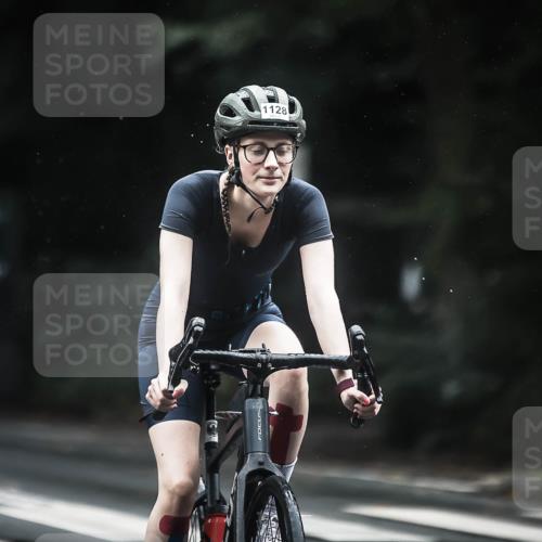 13.09.2026 - Stadtparktriathlon H.Heesch http://msf.ph/oto/10315188 13.09.2026 12:57:57 Radfahren 1069, 1128, 1162, 1276, 1377 meine-sportfotos.de