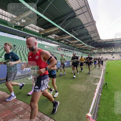 13.09.2026 - 21. swb-Marathon Bremen Michael Burmester http://msf.ph/oto/10315229 13.09.2026 13:11:23 Laufen im Stadion 265, 373, 581, 703, 843, 984, 1113, 1226, 1435, 1738, 1849, 1851, 1855, 1867, 1894, 1936, 1952, 1967, 2202, 2248, 2268, 2281, 2284, 2299, 2330, 2333, 2339, 2342, 2353, 2375, 2377, 2398, 2426, 2432, 2443, 2530, 2531, 2553, 2589, 2654, 2659, 2669, 2673, 2682, 2714, 2784, 2785, 2804, 2819, 2822, 2836, 2850, 2907, 2920, 2932, 2976, 3026, 3027, 3063, 3079, 3082, 3089, 3122, 3159, 3174, 3207, 3208, 3308, 3328, 3349, 3352, 3370, 3409, 3410, 3442, 3470, 800 meine-sportfotos.de
