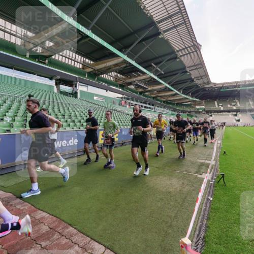 13.09.2026 - 21. swb-Marathon Bremen Michael Burmester http://msf.ph/oto/10315237 13.09.2026 13:11:24 Laufen im Stadion 265, 373, 581, 703, 843, 984, 1113, 1226, 1435, 1738, 1849, 1851, 1855, 1867, 1894, 1936, 1952, 1967, 2202, 2248, 2268, 2281, 2284, 2299, 2330, 2333, 2339, 2342, 2353, 2375, 2377, 2398, 2426, 2432, 2443, 2530, 2531, 2553, 2589, 2654, 2659, 2669, 2673, 2682, 2714, 2784, 2785, 2804, 2819, 2822, 2836, 2850, 2907, 2932, 2976, 3026, 3027, 3079, 3082, 3089, 3122, 3159, 3174, 3207, 3208, 3308, 3328, 3349, 3352, 3370, 3409, 3410, 3442, 3470, 800 meine-sportfotos.de