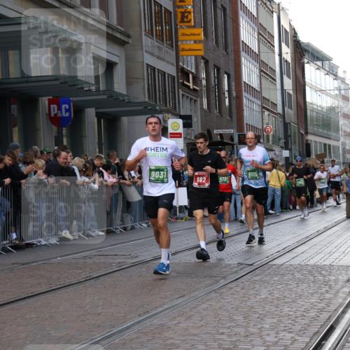 13.09.2026 - 21. swb-Marathon Bremen Strokosch-Dieckow http://msf.ph/oto/10315242 13.09.2026 13:15:59 Ziel 481, 663, 740, 755, 792, 1162, 1605, 2604, 3134, 4128, 5554, 5963, 6106, 6721, 6744, 7053, 7603, 7801, 8398, 8487, 9031, 9115, 13008, 13158, 145, 982, 1033, 1955, 2623, 2733, 3119, 3149, 3422, 3536, 3689, 3836, 3991, 4573, 4823, 5430, 5474, 5533, 5588, 5913, 6481, 6515, 7307, 7413, 9122, 9278, 9475, 13149, 13249 meine-sportfotos.de