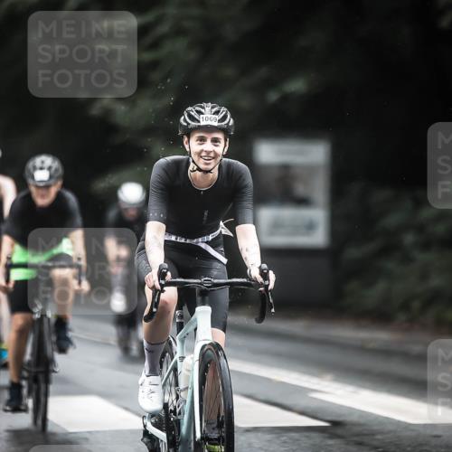 13.09.2026 - Stadtparktriathlon H.Heesch http://msf.ph/oto/10315247 13.09.2026 12:58:03 Radfahren 1069, 1116, 1263, 1407 meine-sportfotos.de
