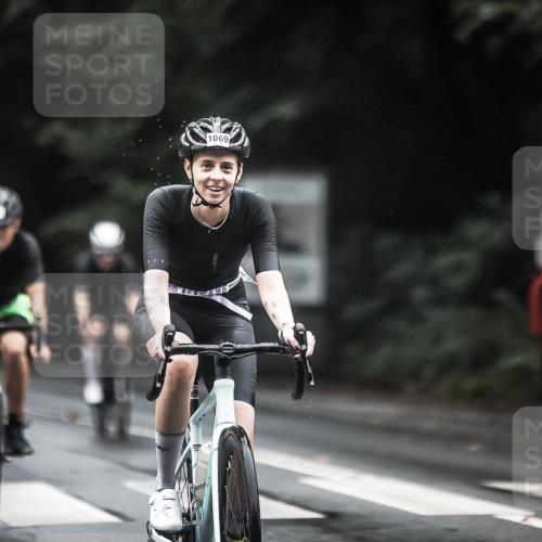 13.09.2026 - Stadtparktriathlon H.Heesch http://msf.ph/oto/10315255 13.09.2026 12:58:03 Radfahren 1069, 1116, 1263, 1407 meine-sportfotos.de