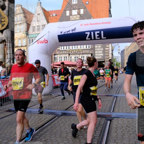 13.09.2026 - 21. swb-Marathon Bremen Tim E. http://msf.ph/oto/10315278 13.09.2026 10:55:51 Ziel 10203, 10256, 10297, 10379, 10423, 10529, 10550, 10725, 10788, 10809, 10881, 11377, 11414, 11510, 11557, 11748, 11862, 11941, 11975, 11977, 12030, 12125, 12150, 12188, 12258, 12348 meine-sportfotos.de