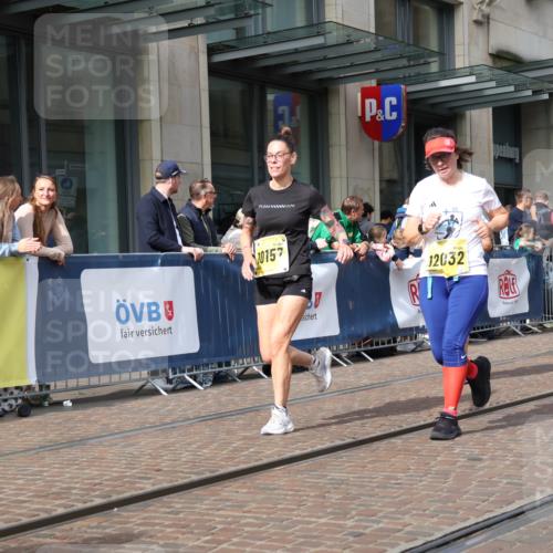 13.09.2026 - 21. swb-Marathon Bremen Strokosch-Dieckow http://msf.ph/oto/10315314 13.09.2026 10:56:57 Ziel 10157, 10166, 10226, 10300, 10394, 10517, 10518, 10578, 10687, 10700, 10772, 10969, 11236, 11292, 11484, 11498, 11609, 11667, 12032, 12037, 12263, 12382, 12383, 12400, 12411, 10157, 10372, 10408, 10486, 10540, 10610, 10721, 10771, 10824, 10888, 10936, 11000, 11064, 11079, 11328, 11474, 11601, 11872, 11946, 12032, 12284, 12434 meine-sportfotos.de