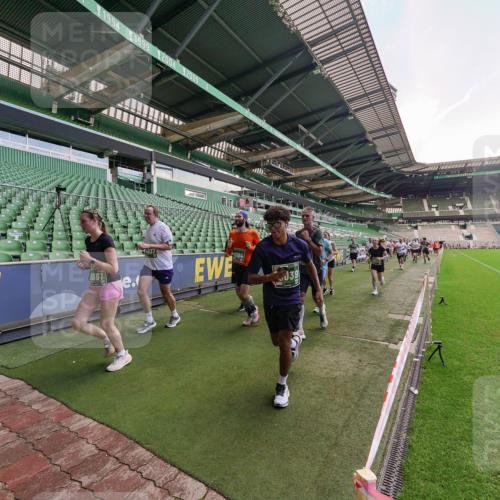 13.09.2026 - 21. swb-Marathon Bremen Michael Burmester http://msf.ph/oto/10315337 13.09.2026 13:11:31 Laufen im Stadion 265, 373, 581, 703, 843, 984, 1113, 1226, 1435, 1738, 1849, 1851, 1855, 1867, 1894, 1936, 1952, 1967, 2202, 2248, 2268, 2281, 2284, 2299, 2330, 2333, 2336, 2339, 2342, 2353, 2375, 2377, 2398, 2426, 2432, 2443, 2531, 2553, 2589, 2654, 2659, 2669, 2673, 2682, 2784, 2804, 2819, 2822, 2836, 2850, 2907, 2932, 2976, 3026, 3027, 3079, 3082, 3089, 3122, 3143, 3159, 3174, 3207, 3208, 3308, 3328, 3349, 3352, 3370, 3409, 3410, 3442, 3470, 800 meine-sportfotos.de