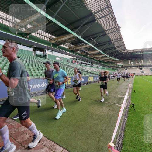 13.09.2026 - 21. swb-Marathon Bremen Michael Burmester http://msf.ph/oto/10315354 13.09.2026 13:11:32 Laufen im Stadion 265, 373, 581, 703, 843, 984, 1113, 1226, 1435, 1738, 1849, 1851, 1855, 1867, 1894, 1936, 1952, 1967, 2202, 2248, 2268, 2281, 2284, 2299, 2330, 2333, 2336, 2339, 2342, 2353, 2375, 2377, 2398, 2426, 2432, 2443, 2531, 2553, 2589, 2654, 2659, 2669, 2673, 2682, 2784, 2804, 2819, 2822, 2836, 2850, 2907, 2932, 2976, 3026, 3027, 3079, 3082, 3089, 3122, 3143, 3159, 3174, 3207, 3208, 3308, 3328, 3349, 3352, 3370, 3409, 3410, 3442, 3470, 800 meine-sportfotos.de