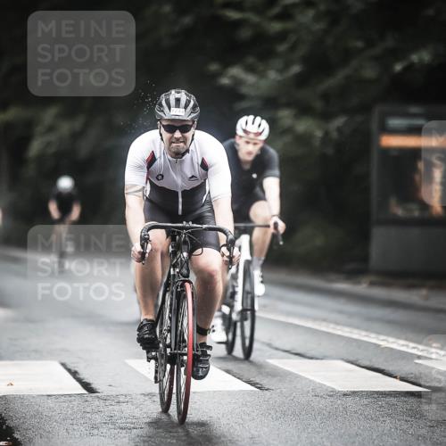 13.09.2026 - Stadtparktriathlon H.Heesch http://msf.ph/oto/10315379 13.09.2026 12:58:13 Radfahren 1210, 1244, 1278, 1352, 1359, 1385, 1420 meine-sportfotos.de