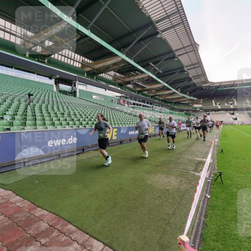 13.09.2026 - 21. swb-Marathon Bremen Michael Burmester http://msf.ph/oto/10315384 13.09.2026 13:11:35 Laufen im Stadion 265, 373, 581, 703, 843, 984, 1113, 1226, 1435, 1738, 1849, 1851, 1855, 1867, 1894, 1936, 1952, 1967, 2202, 2248, 2268, 2281, 2284, 2299, 2330, 2333, 2336, 2339, 2342, 2353, 2375, 2377, 2398, 2426, 2432, 2443, 2531, 2589, 2654, 2659, 2669, 2673, 2682, 2784, 2804, 2819, 2822, 2836, 2850, 2907, 2932, 2976, 3026, 3027, 3079, 3082, 3089, 3122, 3143, 3159, 3174, 3207, 3208, 3308, 3328, 3349, 3352, 3370, 3409, 3410, 3442, 3470, 800 meine-sportfotos.de