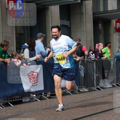 13.09.2026 - 21. swb-Marathon Bremen Strokosch-Dieckow http://msf.ph/oto/10315432 13.09.2026 10:56:59 Ziel 10166, 10226, 10300, 10394, 10517, 10518, 10578, 10687, 10700, 10772, 10969, 11236, 11292, 11365, 11484, 11498, 11609, 11667, 11734, 12037, 12111, 12263, 12372, 12382, 12383, 12400, 12411, 10157, 10408, 10486, 10540, 10610, 10721, 10771, 10824, 10888, 10936, 11000, 11064, 11079, 11328, 11474, 11601, 11872, 11946, 12032, 12284, 12434 meine-sportfotos.de