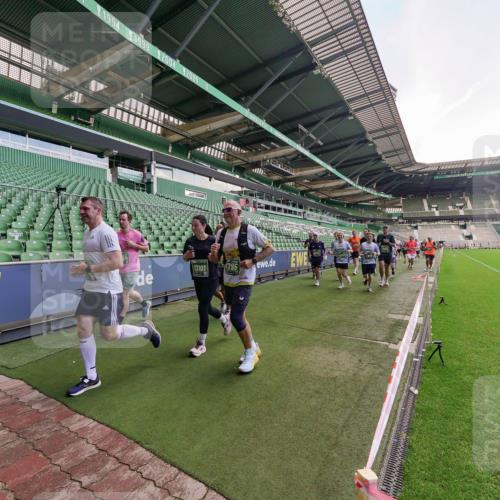 13.09.2026 - 21. swb-Marathon Bremen Michael Burmester http://msf.ph/oto/10315433 13.09.2026 13:11:41 Laufen im Stadion 118, 265, 373, 581, 703, 843, 984, 1113, 1226, 1435, 1738, 1849, 1851, 1894, 1936, 1952, 1967, 2202, 2248, 2281, 2284, 2299, 2330, 2333, 2336, 2339, 2342, 2353, 2375, 2377, 2398, 2426, 2432, 2443, 2531, 2589, 2654, 2659, 2669, 2673, 2682, 2784, 2804, 2819, 2822, 2836, 2850, 2907, 2932, 2976, 3026, 3027, 3079, 3082, 3089, 3122, 3143, 3155, 3159, 3174, 3207, 3208, 3308, 3328, 3349, 3352, 3370, 3409, 3410, 3442, 3470, 549, 800 meine-sportfotos.de