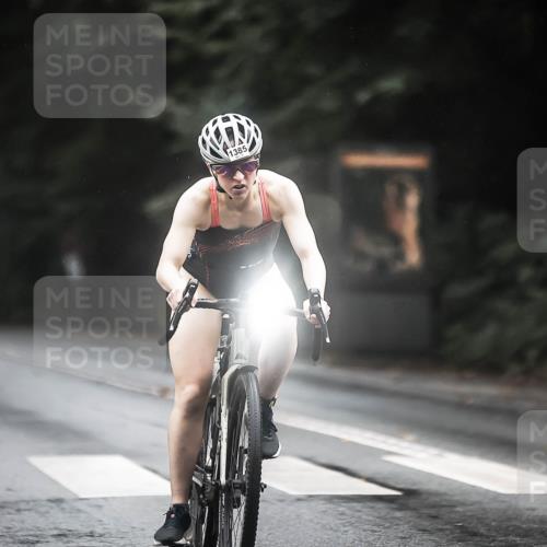 13.09.2026 - Stadtparktriathlon H.Heesch http://msf.ph/oto/10315450 13.09.2026 12:58:16 Radfahren 1210, 1244, 1278, 1352, 1359, 1385, 1420 meine-sportfotos.de