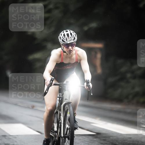 13.09.2026 - Stadtparktriathlon H.Heesch http://msf.ph/oto/10315460 13.09.2026 12:58:16 Radfahren 1210, 1244, 1278, 1352, 1359, 1385, 1420 meine-sportfotos.de