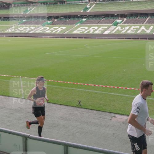 13.09.2026 - 21. swb-Marathon Bremen Michael Burmester http://msf.ph/oto/10315509 13.09.2026 12:50:16 Laufen im Stadion 335, 469, 524, 572, 663, 670, 771, 779, 899, 1510, 1513, 1517, 1605, 1613, 1723, 1748, 1970, 1998, 2052, 2130, 2287, 2288, 2291, 2295, 2347, 2360, 2442, 2444, 2750, 2909, 3043, 3197, 3276, 3330, 3484, 3625, 3647, 3808, 3959, 3973, 4023, 4033, 4082, 4247, 4368, 4384, 4473, 4559, 4743, 4852, 4888, 4898, 4990, 5066, 5111, 5155, 5314, 5377, 5383, 5424, 5517, 5532, 5570, 5585, 5594, 5620, 5627, 5636, 5648, 5696, 6267, 6471, 6652, 6668, 6692, 6842, 6901, 6906, 7109, 7115, 7121 meine-sportfotos.de