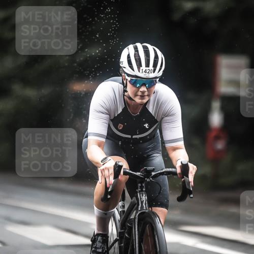 13.09.2026 - Stadtparktriathlon H.Heesch http://msf.ph/oto/10315524 13.09.2026 12:58:18 Radfahren 1244, 1278, 1281, 1352, 1359, 1385, 1420 meine-sportfotos.de