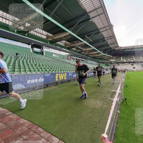 13.09.2026 - 21. swb-Marathon Bremen Michael Burmester http://msf.ph/oto/10315528 13.09.2026 13:11:51 Laufen im Stadion 118, 265, 373, 514, 581, 703, 843, 984, 1113, 1226, 1286, 1334, 1435, 1738, 1849, 1851, 1894, 1936, 1952, 1967, 2248, 2281, 2284, 2299, 2330, 2333, 2336, 2342, 2353, 2375, 2377, 2398, 2426, 2432, 2443, 2505, 2531, 2589, 2654, 2659, 2669, 2673, 2784, 2804, 2815, 2819, 2822, 2836, 2850, 2895, 2907, 2932, 2963, 2966, 2976, 3026, 3027, 3079, 3082, 3143, 3155, 3159, 3174, 3207, 3208, 3308, 3328, 3349, 3352, 3370, 3409, 3410, 3442, 3470, 549, 800 meine-sportfotos.de
