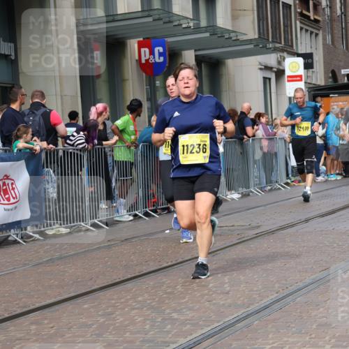 13.09.2026 - 21. swb-Marathon Bremen Strokosch-Dieckow http://msf.ph/oto/10315530 13.09.2026 10:57:02 Ziel 10166, 10177, 10226, 10300, 10394, 10517, 10518, 10578, 10687, 10700, 10969, 11106, 11236, 11292, 11365, 11480, 11484, 11498, 11609, 11667, 11734, 11966, 12037, 12111, 12263, 12372, 12382, 12383, 12400, 12411, 10157, 10408, 10486, 10610, 10771, 10772, 10888, 11000, 11064, 11079, 11328, 11872, 11946, 12032, 12284, 12434 meine-sportfotos.de