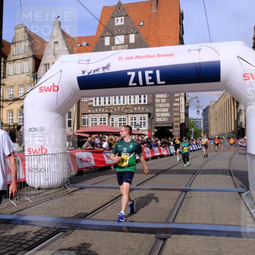 13.09.2026 - 21. swb-Marathon Bremen Tim E. http://msf.ph/oto/10315552 13.09.2026 10:56:04 Ziel 10243, 10374, 10379, 10423, 10529, 10550, 10703, 10809, 10881, 10952, 11377, 11510, 11557, 12108, 12125, 12143, 12188 meine-sportfotos.de