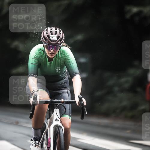 13.09.2026 - Stadtparktriathlon H.Heesch http://msf.ph/oto/10315579 13.09.2026 12:58:23 Radfahren 1237, 1278, 1281, 1336, 1420 meine-sportfotos.de