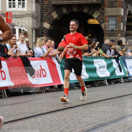 13.09.2026 - 21. swb-Marathon Bremen Strokosch-Dieckow http://msf.ph/oto/10315603 13.09.2026 13:06:12 Ziel 1017, 1745, 1879, 2538, 3520, 4157, 4712, 5803, 6025, 6058, 7399, 8334, 8706, 8877, 8973, 8983, 9010, 9918, 474, 1901, 7590, 8621, 9934, 13148 meine-sportfotos.de