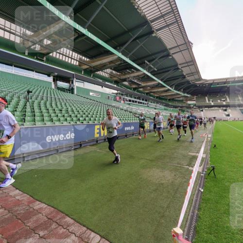 13.09.2026 - 21. swb-Marathon Bremen Michael Burmester http://msf.ph/oto/10315612 13.09.2026 13:11:59 Laufen im Stadion 118, 265, 373, 514, 581, 703, 843, 984, 1113, 1226, 1286, 1334, 1435, 1738, 1849, 1851, 1936, 1952, 1967, 2005, 2248, 2281, 2299, 2330, 2333, 2336, 2353, 2375, 2377, 2398, 2426, 2432, 2443, 2505, 2531, 2589, 2654, 2659, 2669, 2673, 2765, 2784, 2804, 2815, 2819, 2822, 2836, 2850, 2895, 2907, 2963, 2966, 2975, 2976, 3026, 3027, 3079, 3082, 3143, 3155, 3159, 3174, 3207, 3208, 3308, 3328, 3349, 3352, 3409, 3434, 3442, 3470, 549, 800 meine-sportfotos.de