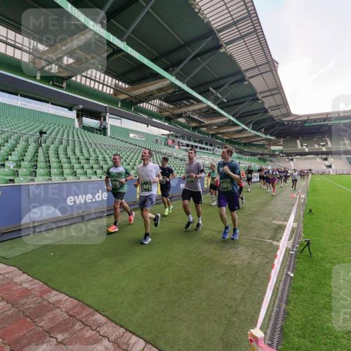 13.09.2026 - 21. swb-Marathon Bremen Michael Burmester http://msf.ph/oto/10315618 13.09.2026 13:12:01 Laufen im Stadion 118, 265, 373, 514, 581, 703, 843, 984, 1113, 1226, 1286, 1334, 1435, 1738, 1849, 1851, 1936, 1952, 1967, 2005, 2248, 2264, 2281, 2299, 2330, 2333, 2336, 2353, 2375, 2377, 2398, 2426, 2432, 2443, 2505, 2531, 2589, 2659, 2669, 2673, 2765, 2784, 2804, 2815, 2822, 2836, 2850, 2860, 2895, 2907, 2963, 2966, 2975, 2976, 3026, 3027, 3079, 3082, 3143, 3155, 3159, 3174, 3207, 3208, 3308, 3328, 3349, 3352, 3409, 3434, 3442, 3470, 549, 800 meine-sportfotos.de