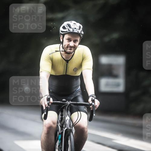 13.09.2026 - Stadtparktriathlon H.Heesch http://msf.ph/oto/10315655 13.09.2026 12:58:30 Radfahren 1212, 1237, 1295, 1300, 1312, 1336, 1383 meine-sportfotos.de