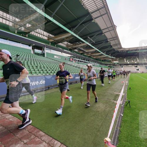 13.09.2026 - 21. swb-Marathon Bremen Michael Burmester http://msf.ph/oto/10315675 13.09.2026 13:12:07 Laufen im Stadion 118, 265, 373, 514, 581, 703, 843, 984, 1113, 1226, 1286, 1334, 1435, 1849, 1851, 1936, 1952, 2005, 2248, 2264, 2281, 2299, 2330, 2336, 2353, 2375, 2377, 2398, 2426, 2443, 2478, 2505, 2531, 2589, 2659, 2669, 2673, 2684, 2765, 2784, 2804, 2815, 2822, 2836, 2850, 2860, 2895, 2907, 2963, 2966, 2975, 2976, 3026, 3027, 3079, 3082, 3143, 3155, 3159, 3174, 3207, 3293, 3308, 3328, 3349, 3352, 3409, 3434, 3442, 549, 800 meine-sportfotos.de