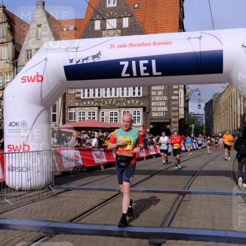 13.09.2026 - 21. swb-Marathon Bremen Tim E. http://msf.ph/oto/10315691 13.09.2026 10:56:11 Ziel 10243, 10298, 10374, 10690, 10703, 10952, 11510, 11790, 11972, 12061, 12108, 12143, 12484, 13565 meine-sportfotos.de