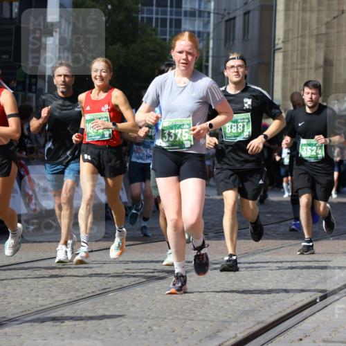 13.09.2026 - 21. swb-Marathon Bremen Strokosch-Dieckow http://msf.ph/oto/10315697 13.09.2026 13:24:30 Ziel 102, 776, 909, 1199, 1250, 2295, 2370, 2491, 2967, 3372, 4559, 5012, 5104, 5208, 5257, 5397, 5481, 5623, 5928, 6105, 6772, 7059, 7069, 7081, 7094, 8082, 8179, 8415, 9087, 9916, 13219, 282, 789, 790, 1516, 1582, 2280, 3375, 3524, 3994, 4198, 4277, 5328, 6626, 8636, 8881, 9264, 9541, 10069, 10071, 10097 meine-sportfotos.de