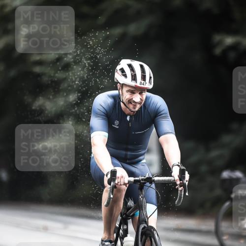 13.09.2026 - Stadtparktriathlon H.Heesch http://msf.ph/oto/10315701 13.09.2026 11:50:57 Radfahren 833, 836, 847, 923 meine-sportfotos.de
