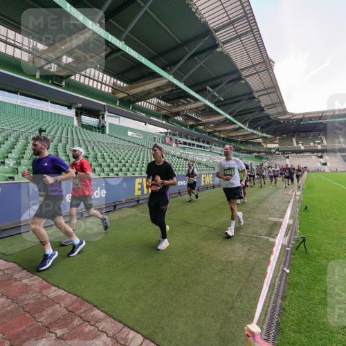 13.09.2026 - 21. swb-Marathon Bremen Michael Burmester http://msf.ph/oto/10315703 13.09.2026 13:12:09 Laufen im Stadion 118, 183, 265, 373, 514, 581, 703, 843, 933, 984, 1113, 1226, 1286, 1334, 1435, 1849, 1851, 1936, 1952, 2005, 2248, 2264, 2281, 2299, 2330, 2336, 2353, 2375, 2377, 2398, 2426, 2443, 2478, 2505, 2531, 2589, 2659, 2669, 2673, 2684, 2765, 2784, 2804, 2815, 2822, 2836, 2850, 2860, 2895, 2907, 2963, 2966, 2975, 2976, 3026, 3027, 3079, 3082, 3143, 3155, 3159, 3174, 3207, 3293, 3308, 3328, 3349, 3352, 3409, 3434, 3442, 549, 800 meine-sportfotos.de