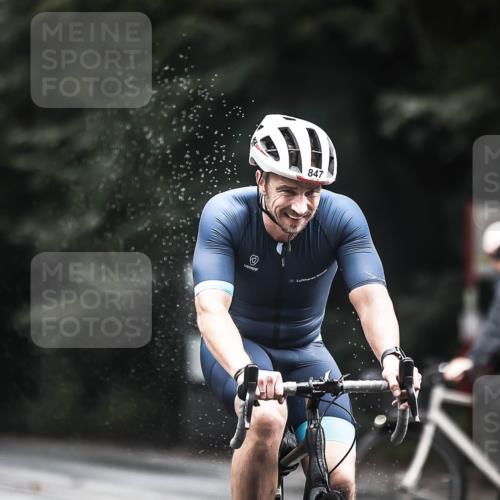 13.09.2026 - Stadtparktriathlon H.Heesch http://msf.ph/oto/10315711 13.09.2026 11:50:57 Radfahren 833, 836, 847, 923 meine-sportfotos.de