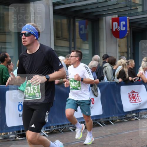 13.09.2026 - 21. swb-Marathon Bremen Strokosch-Dieckow http://msf.ph/oto/10315720 13.09.2026 13:16:09 Ziel 740, 755, 792, 816, 1076, 1162, 1605, 2604, 5255, 5554, 5963, 6367, 6721, 7053, 7603, 7801, 8171, 8288, 9031, 9115, 145, 481, 663, 982, 1955, 2623, 3134, 3149, 4128, 4823, 5430, 5474, 5913, 6106, 6481, 6744, 7307, 7413, 8398, 8487, 9122, 9278, 13008, 13149, 13158 meine-sportfotos.de