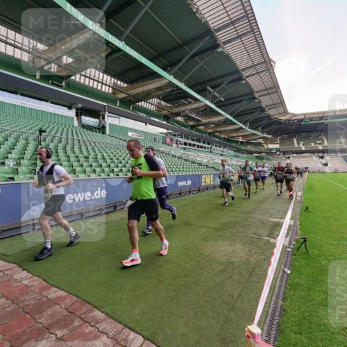 13.09.2026 - 21. swb-Marathon Bremen Michael Burmester http://msf.ph/oto/10315730 13.09.2026 13:12:12 Laufen im Stadion 118, 183, 265, 373, 514, 695, 703, 843, 933, 984, 1113, 1226, 1286, 1334, 1435, 1849, 1851, 1936, 1952, 2005, 2248, 2264, 2281, 2299, 2330, 2336, 2353, 2375, 2377, 2398, 2426, 2443, 2461, 2478, 2505, 2531, 2589, 2659, 2669, 2673, 2684, 2765, 2784, 2804, 2815, 2822, 2836, 2850, 2860, 2895, 2907, 2963, 2966, 2975, 2976, 3026, 3027, 3079, 3082, 3143, 3155, 3159, 3174, 3207, 3293, 3308, 3328, 3349, 3352, 3409, 3434, 3442, 549, 800 meine-sportfotos.de