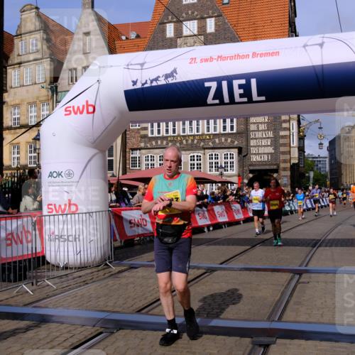 13.09.2026 - 21. swb-Marathon Bremen Tim E. http://msf.ph/oto/10315742 13.09.2026 10:56:11 Ziel 10243, 10298, 10374, 10690, 10703, 10952, 11510, 11790, 11972, 12061, 12108, 12143, 12484, 13565 meine-sportfotos.de