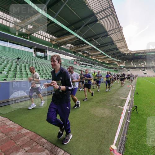 13.09.2026 - 21. swb-Marathon Bremen Michael Burmester http://msf.ph/oto/10315785 13.09.2026 13:12:17 Laufen im Stadion 118, 183, 265, 514, 695, 702, 703, 843, 933, 984, 1113, 1226, 1286, 1334, 1435, 1849, 1851, 1936, 1952, 2005, 2248, 2264, 2281, 2299, 2330, 2336, 2353, 2375, 2377, 2398, 2426, 2443, 2461, 2478, 2505, 2531, 2589, 2659, 2669, 2673, 2684, 2765, 2792, 2804, 2815, 2822, 2836, 2850, 2860, 2895, 2907, 2963, 2966, 2975, 2976, 3027, 3079, 3082, 3143, 3155, 3159, 3293, 3308, 3328, 3349, 3352, 3409, 3434, 3442, 549, 800 meine-sportfotos.de