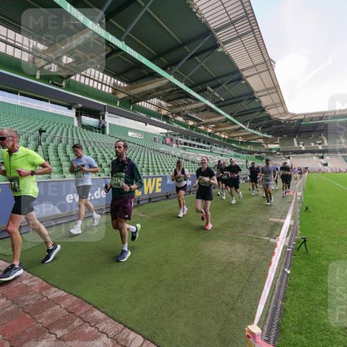 13.09.2026 - 21. swb-Marathon Bremen Michael Burmester http://msf.ph/oto/10315833 13.09.2026 13:12:20 Laufen im Stadion 118, 183, 265, 349, 514, 695, 702, 703, 843, 933, 984, 1113, 1226, 1286, 1334, 1435, 1849, 1851, 1936, 1952, 2005, 2248, 2264, 2281, 2299, 2330, 2336, 2353, 2375, 2377, 2398, 2426, 2443, 2461, 2478, 2505, 2531, 2589, 2659, 2669, 2673, 2684, 2765, 2792, 2804, 2815, 2822, 2836, 2850, 2860, 2884, 2895, 2907, 2963, 2966, 2975, 2976, 3027, 3079, 3082, 3143, 3155, 3159, 3293, 3308, 3328, 3349, 3352, 3409, 3434, 3442, 549, 800 meine-sportfotos.de
