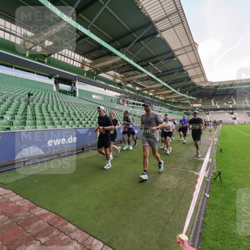 13.09.2026 - 21. swb-Marathon Bremen Michael Burmester http://msf.ph/oto/10315850 13.09.2026 13:12:22 Laufen im Stadion 118, 183, 265, 349, 514, 695, 702, 703, 843, 933, 984, 1113, 1226, 1286, 1334, 1435, 1641, 1849, 1851, 1936, 1952, 2005, 2248, 2264, 2281, 2299, 2330, 2336, 2353, 2375, 2377, 2398, 2426, 2439, 2443, 2461, 2478, 2505, 2531, 2589, 2659, 2669, 2673, 2684, 2765, 2792, 2804, 2815, 2822, 2836, 2850, 2860, 2884, 2895, 2907, 2963, 2966, 2975, 2976, 3027, 3079, 3082, 3143, 3155, 3159, 3253, 3293, 3308, 3328, 3349, 3352, 3434, 3442, 549, 800 meine-sportfotos.de