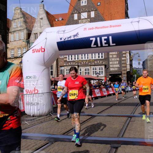 13.09.2026 - 21. swb-Marathon Bremen Tim E. http://msf.ph/oto/10315853 13.09.2026 10:56:14 Ziel 10298, 10374, 10690, 10703, 10952, 11790, 11972, 12061, 12108, 12143, 12484, 13565 meine-sportfotos.de